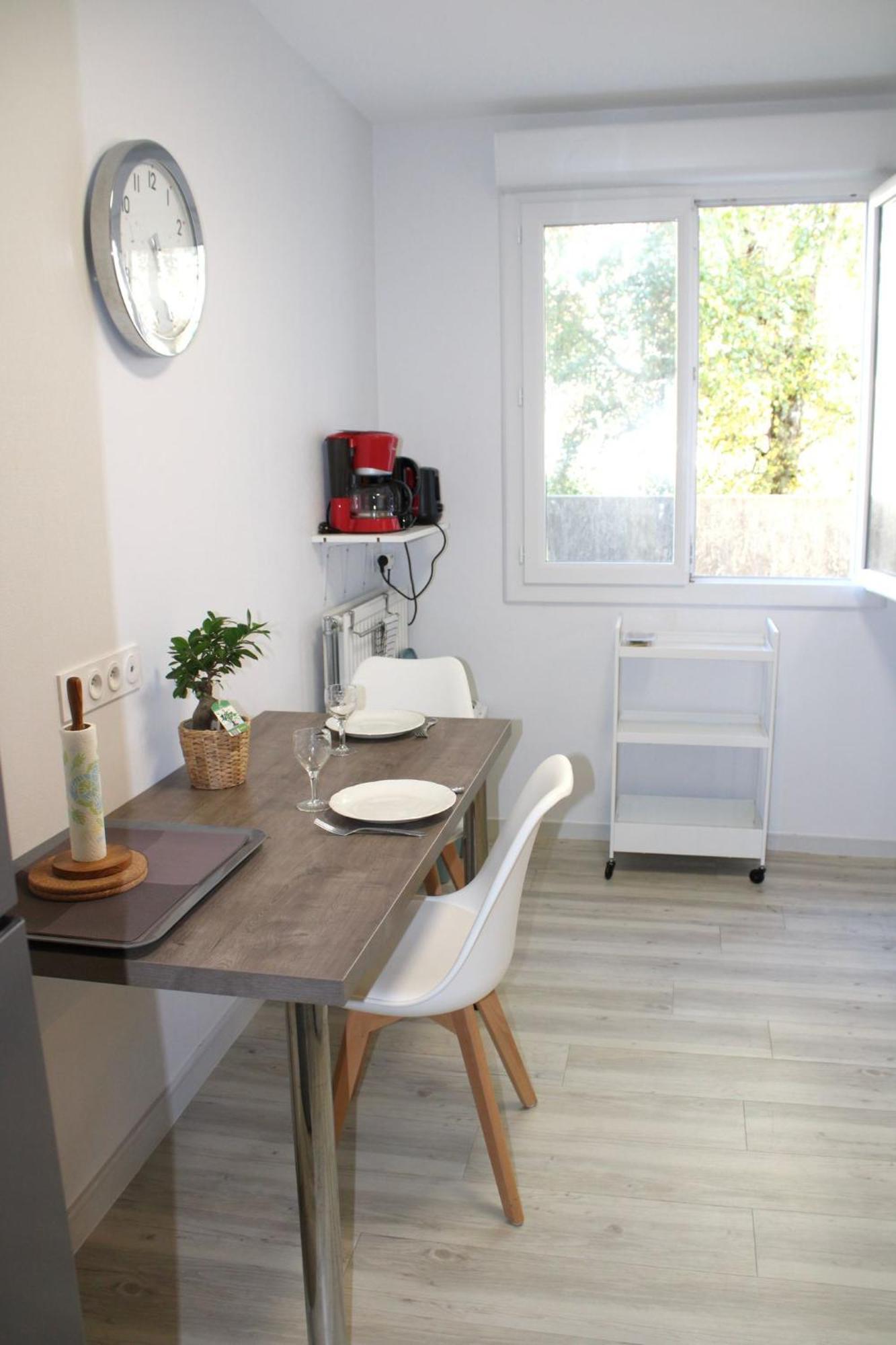 קונקרנו Appartement Hyper Centre Avec Garage Prive מראה חיצוני תמונה